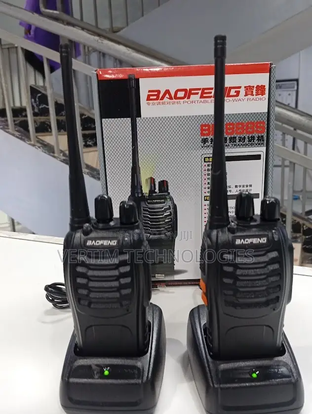 Baofeng Bf-888s 3-5km Handheld Walkie Talkie With Rechargeable Battery