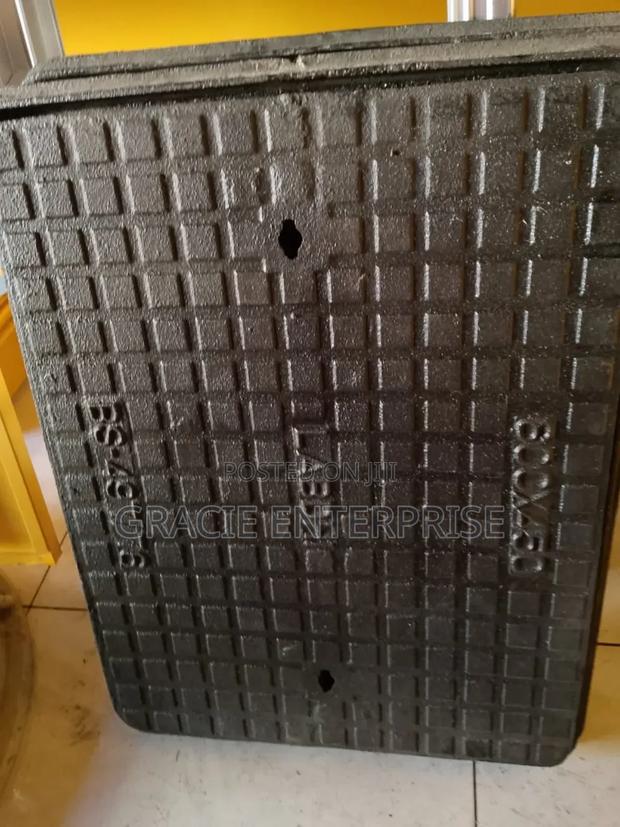 Heavy Duty Cast Iron Manhole - thumbnail 2
