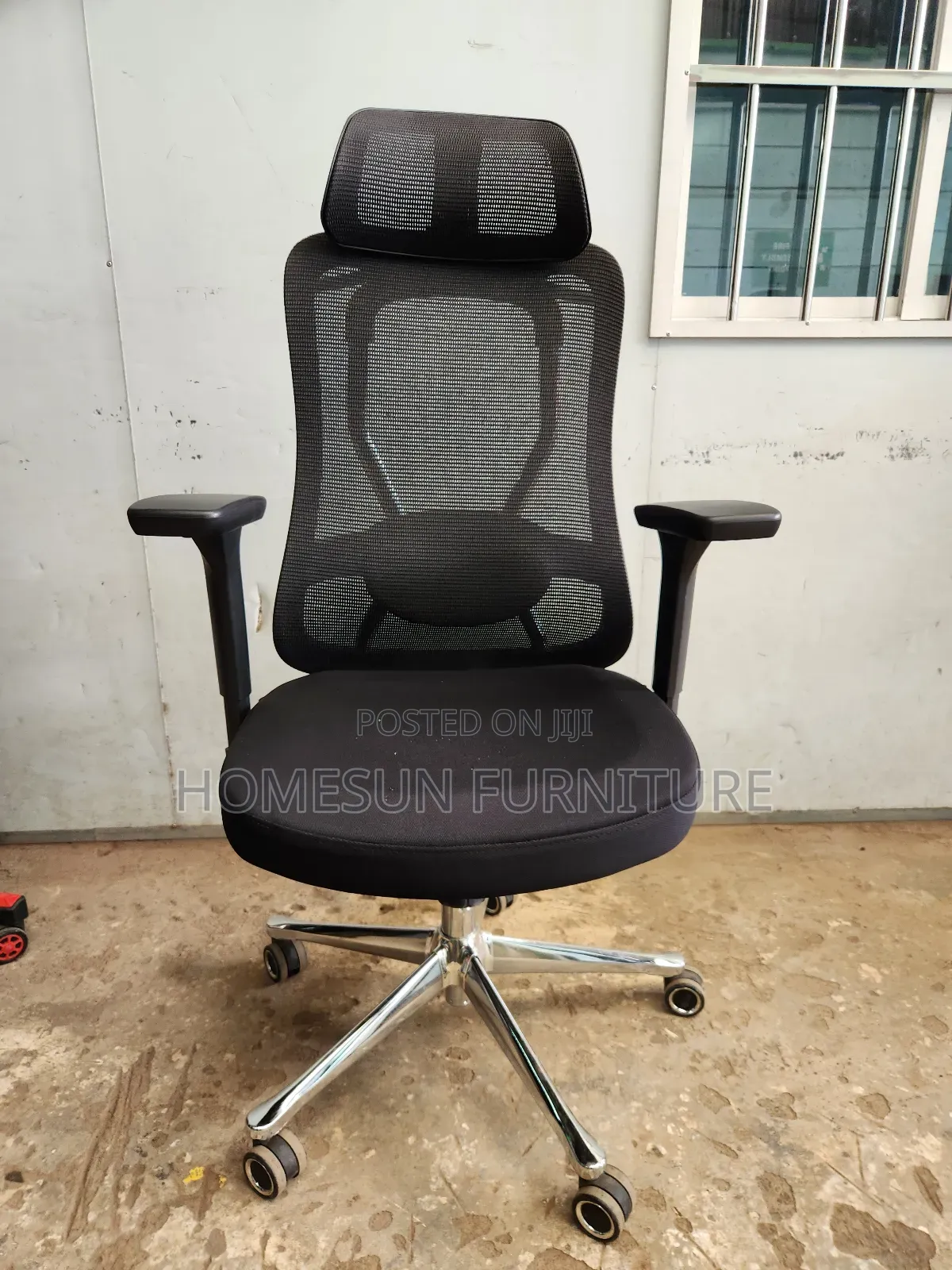Ergonomic Office Chair With Adjustable Hands
