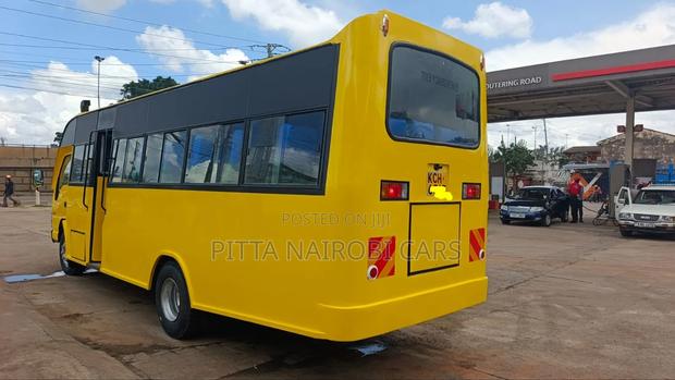 Isuzu NQR 2016 Yellow - thumbnail 2