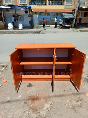 Off Cabinet /Cridenza