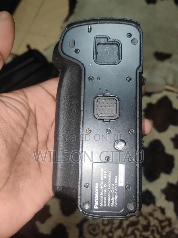Panasonic DMW-Bggh5 Battery Grip, for Lumix Gh5 Camera - thumbnail 4