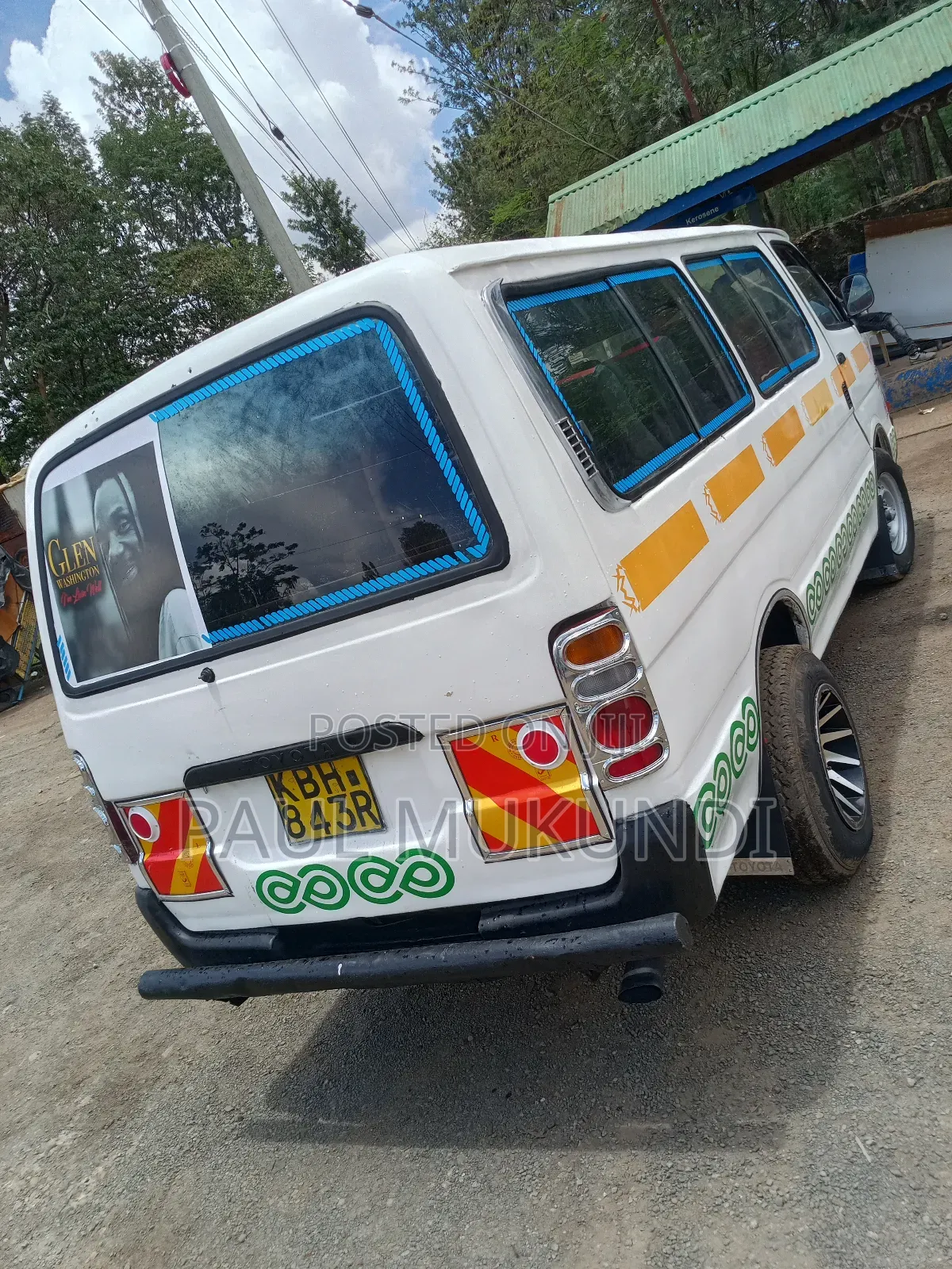 Toyota HiAce 2002 White