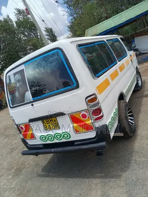 Toyota HiAce 2002 White
