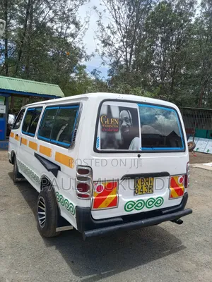 Toyota HiAce 2002 White