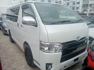 Toyota HiAce 2018 White