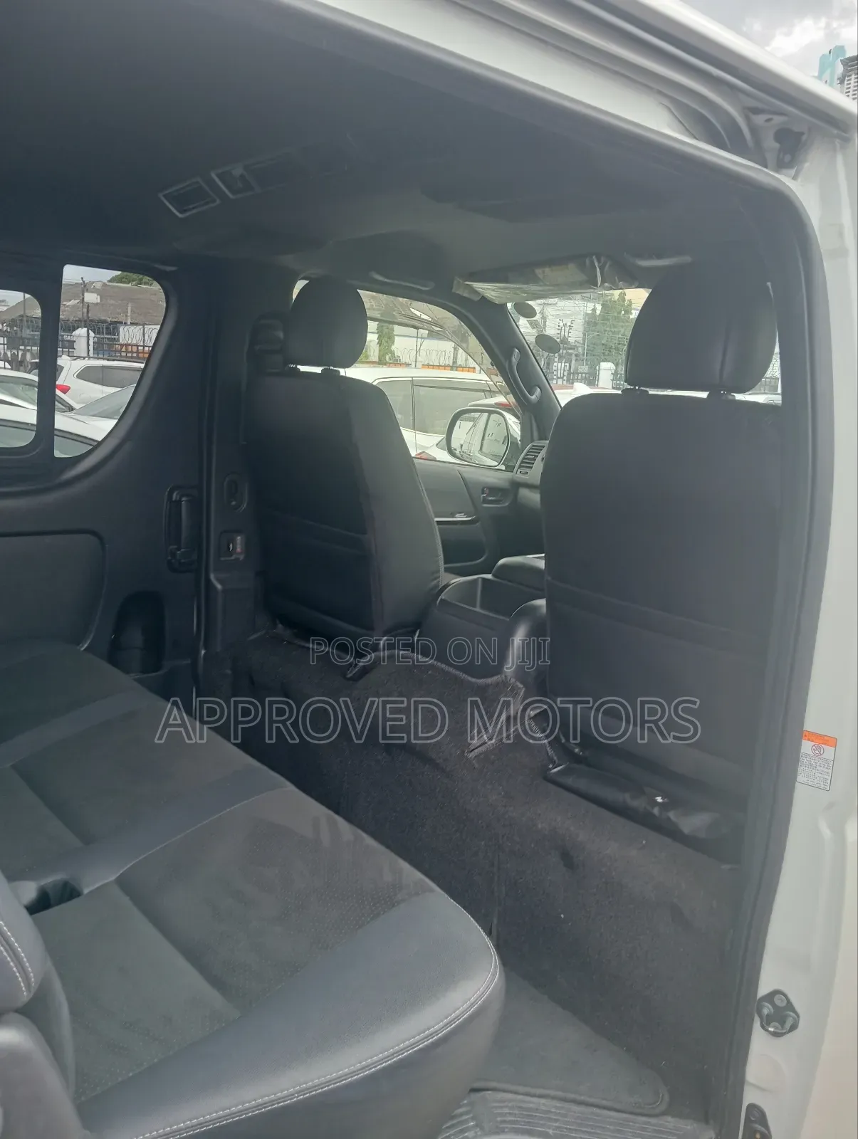Toyota HiAce 2018 White