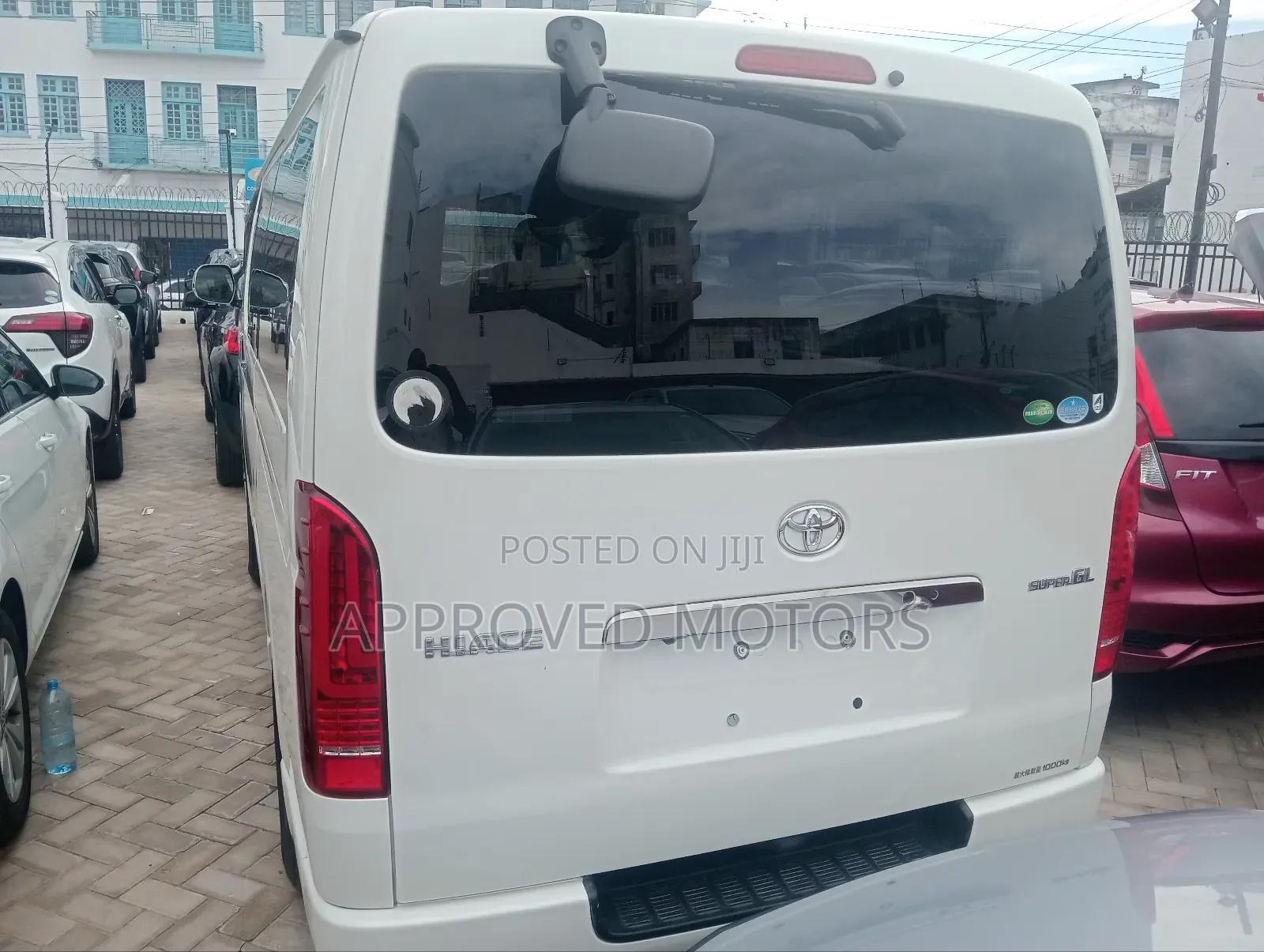 Toyota HiAce 2018 White