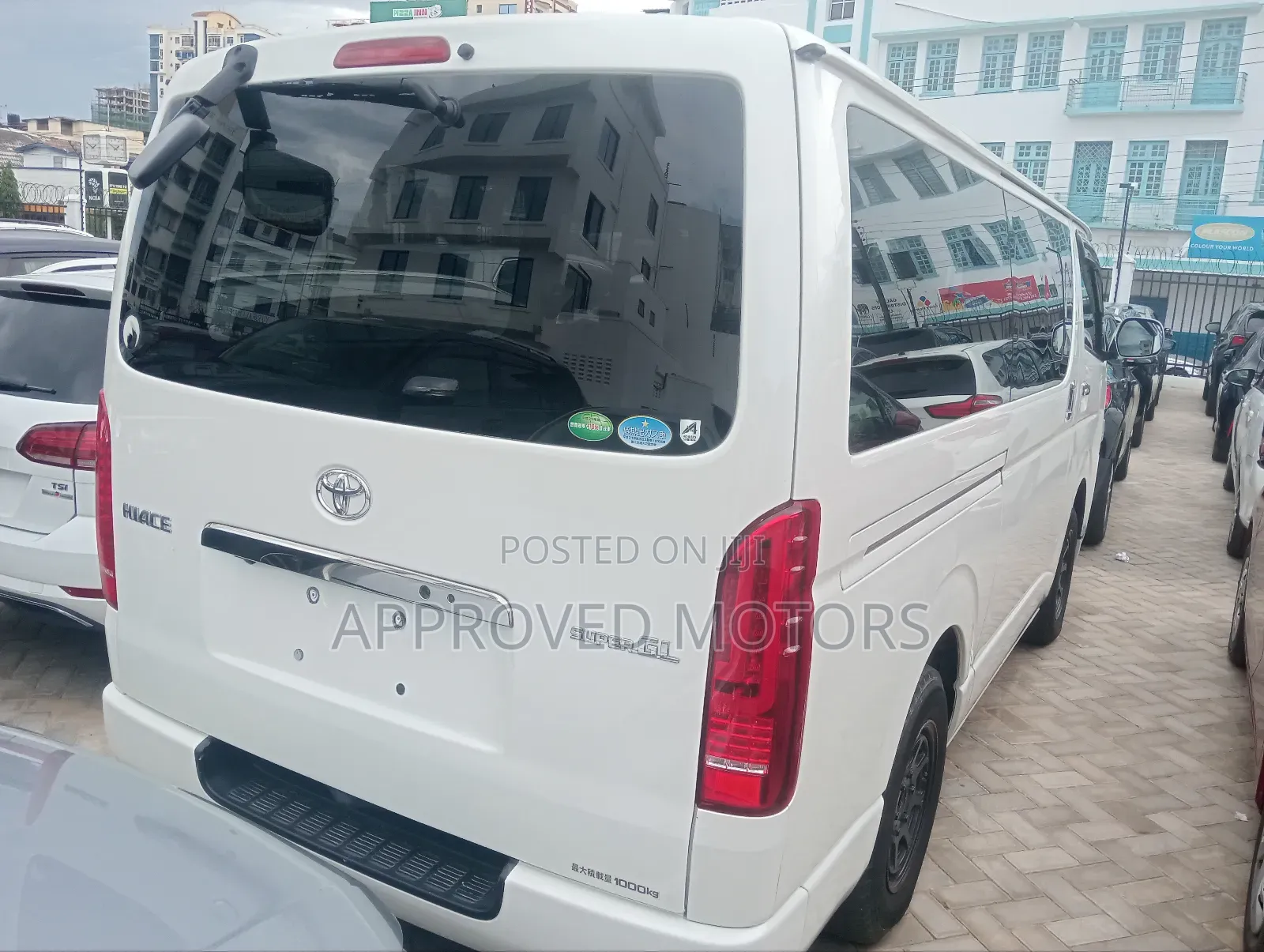 Toyota HiAce 2018 White