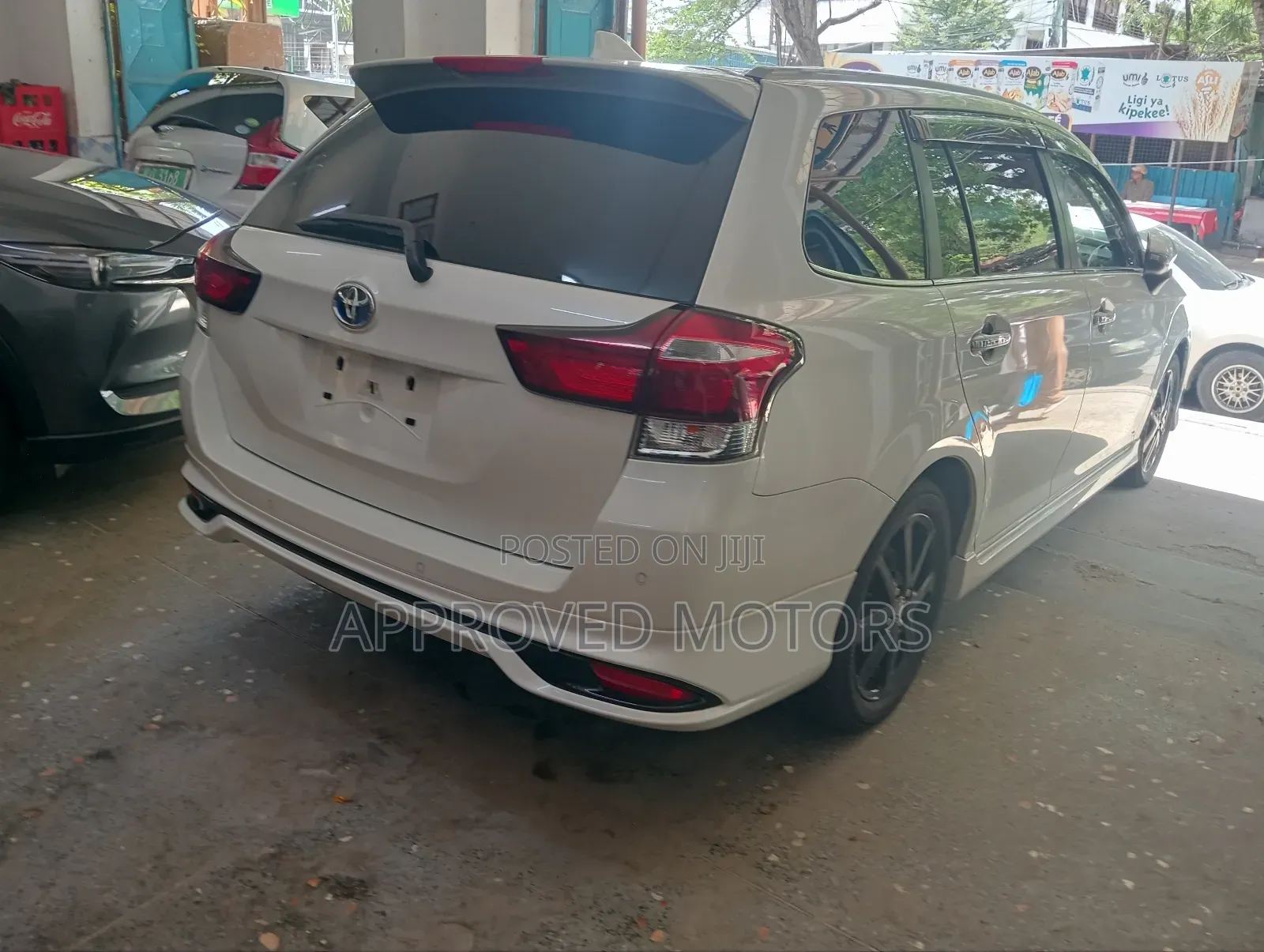 Toyota Corolla Fielder 2018 White