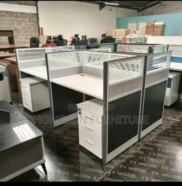 4 Way White and Black Workstations