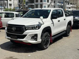 Toyota Hilux Revo Double Cab Deisel 2.4 RWD 2019 White
