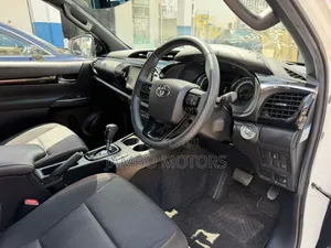 Toyota Hilux Revo Double Cab Deisel 2.4 RWD 2019 White