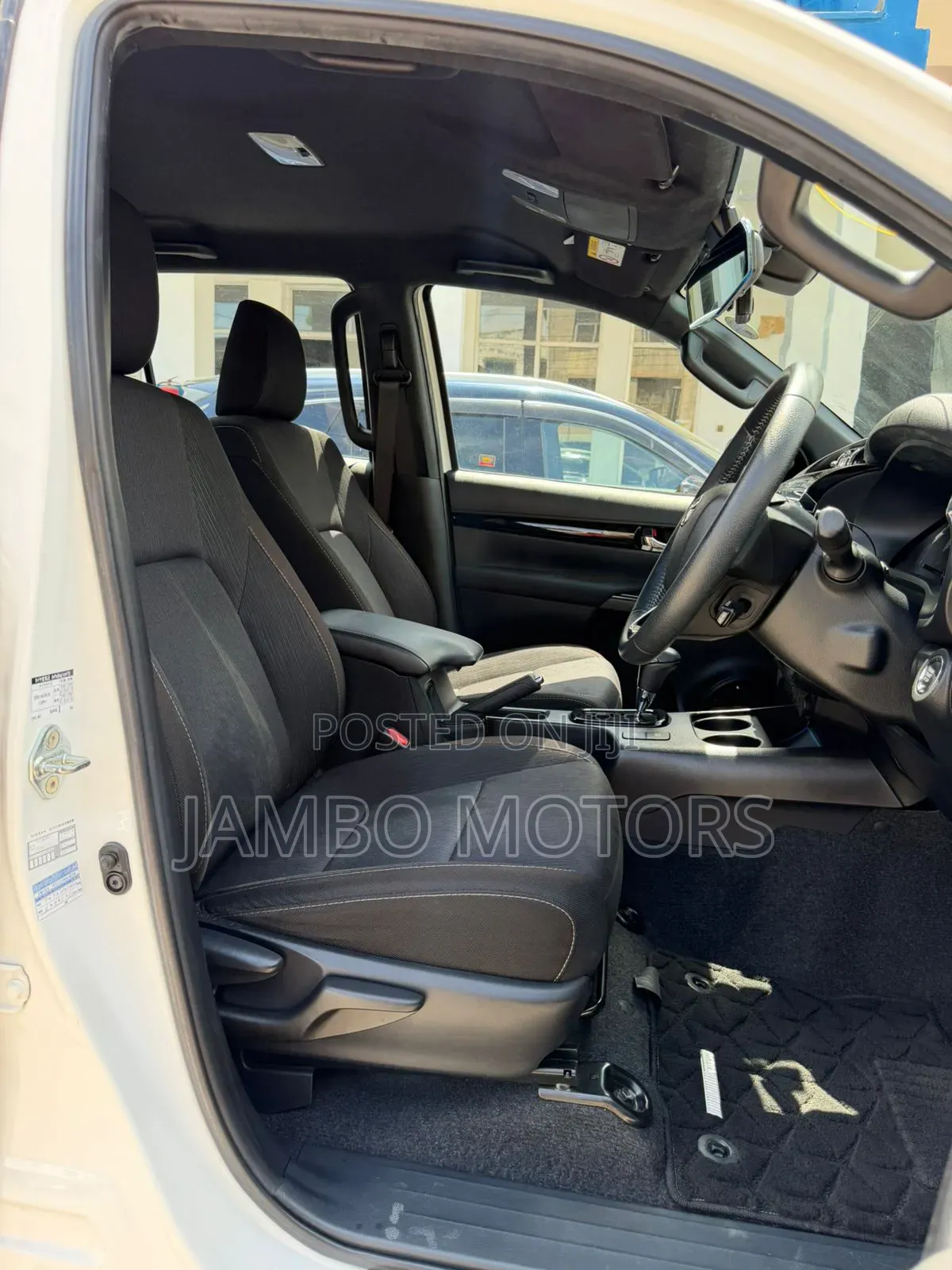Toyota Hilux Revo Double Cab Deisel 2.4 RWD 2019 White