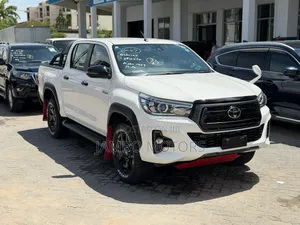 Toyota Hilux Revo Double Cab Deisel 2.4 RWD 2019 White