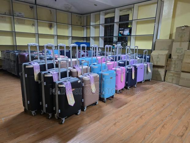 Heavy Duty Unbreakable Suitcases Set - thumbnail 6