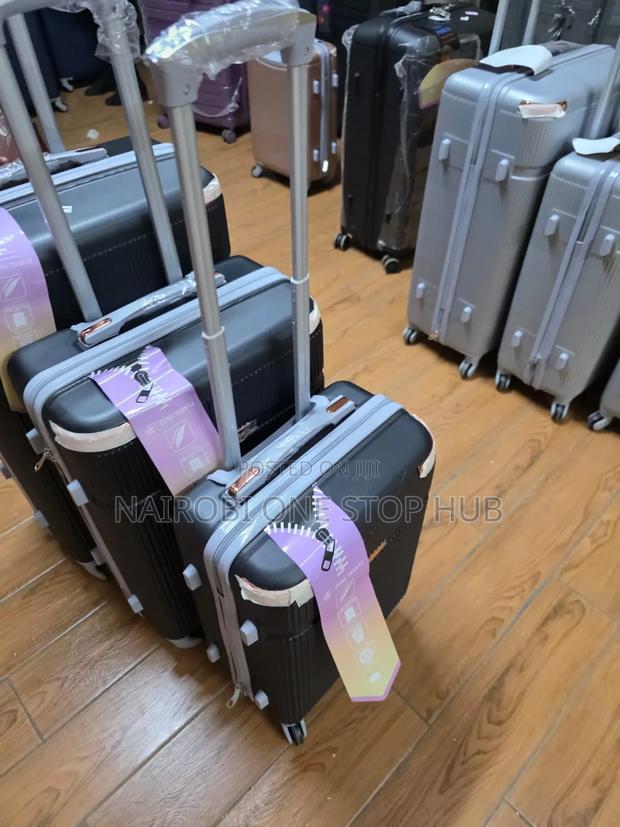 Heavy Duty Unbreakable Suitcases Set - thumbnail 8