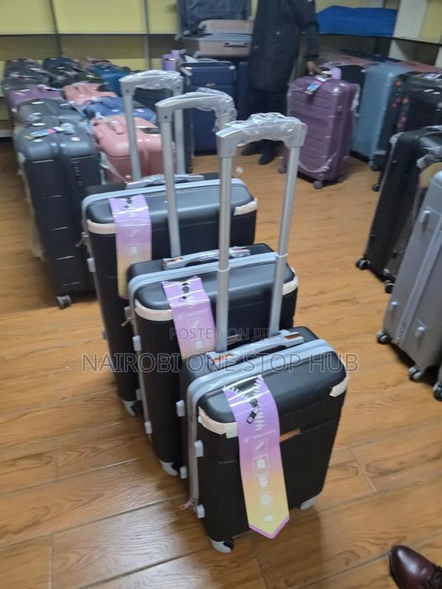 Heavy Duty Unbreakable Suitcases Set - thumbnail 10