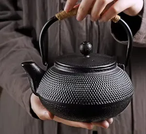 900ml Cast Iron Japanese Teapot With Infuser – Cr