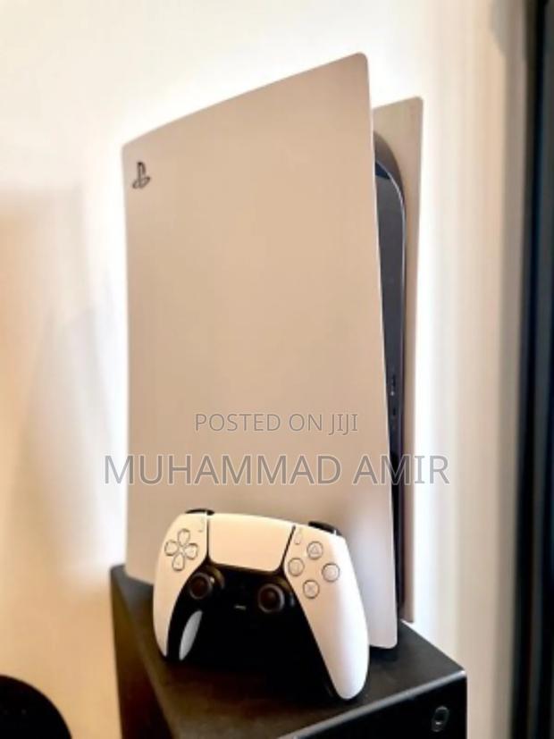 Play Station 5 Standard - thumbnail 3