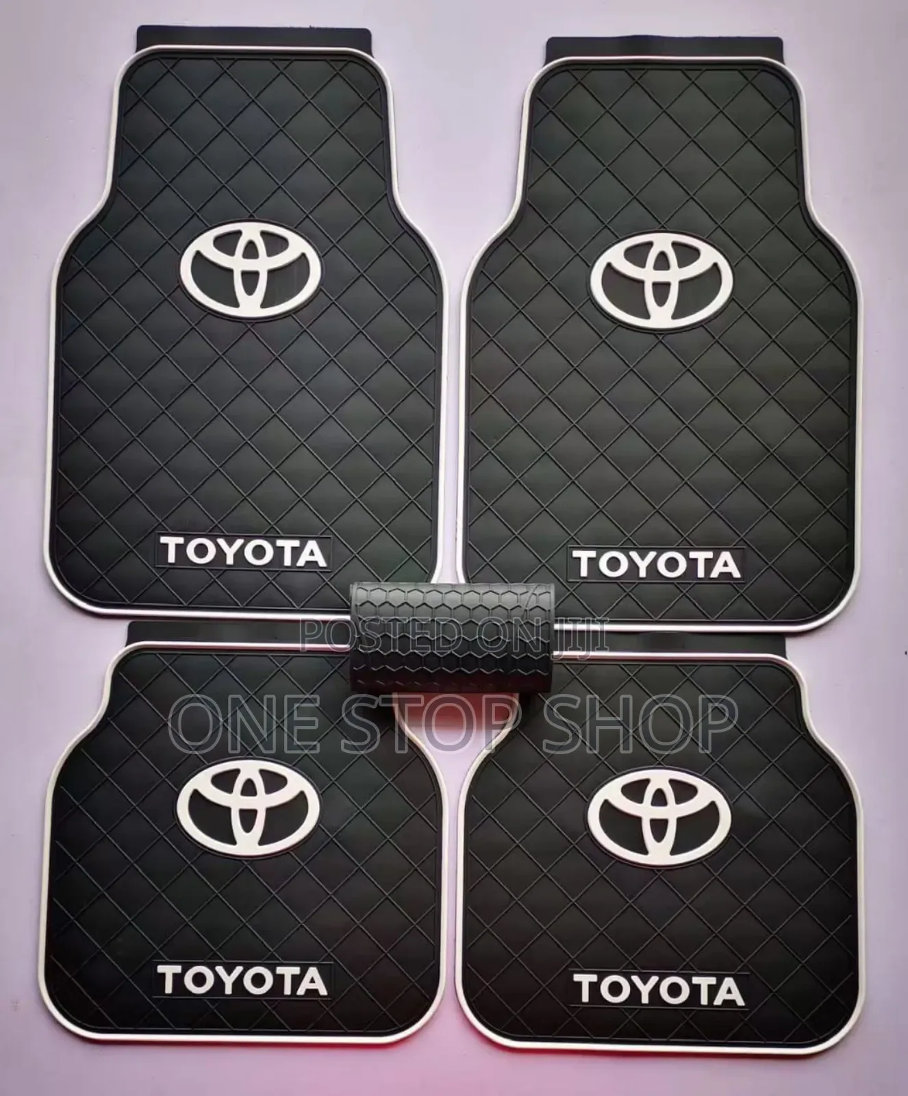 Toyota Rubber Water/Dustproof Floor Carpet Car Mats