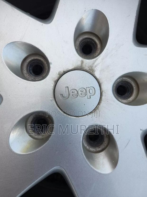 Jeep Oem Alloy Wheel Bridgestone Tire Assembly - thumbnail 2