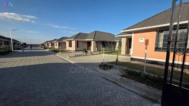 3bdrm Bungalow in Katani for sale - main view