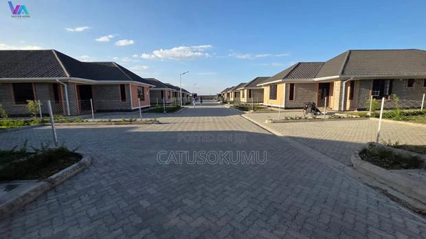 3bdrm Bungalow in Katani for sale - thumbnail 3