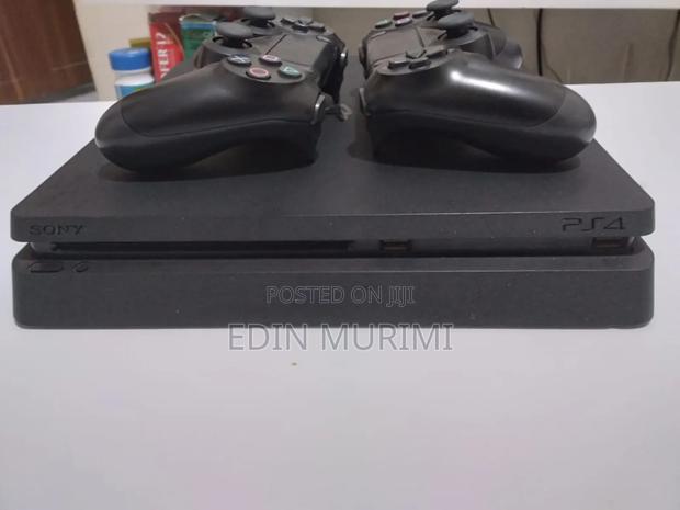 Playstation 4 - thumbnail 4