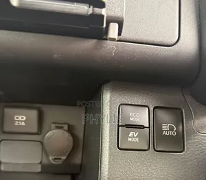 Toyota Probox 1.5 Hybrid F 2019 Silver