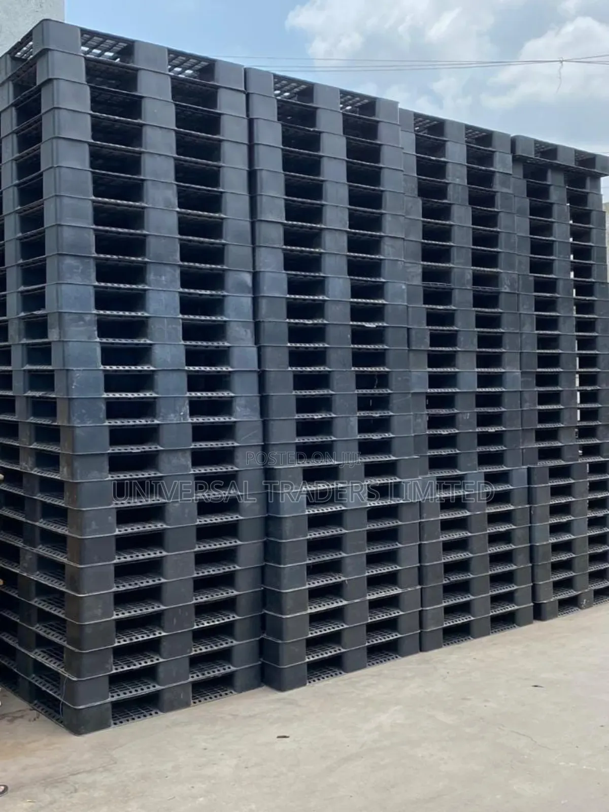 Stackable Plastic Pallets