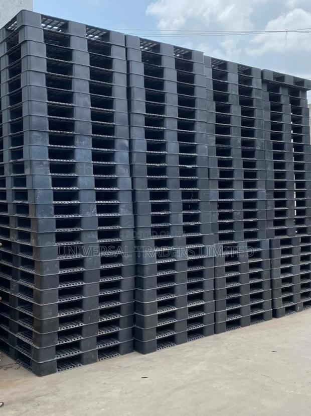 Stackable Plastic Pallets - main view