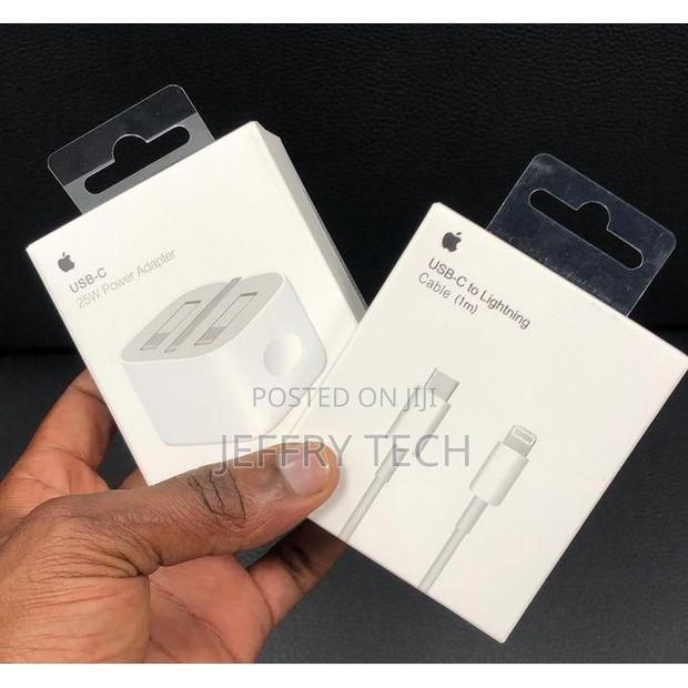 Apple iPhone X,Xs,Xs Max, Se, 11, 12,13 and 14 Charger - main view