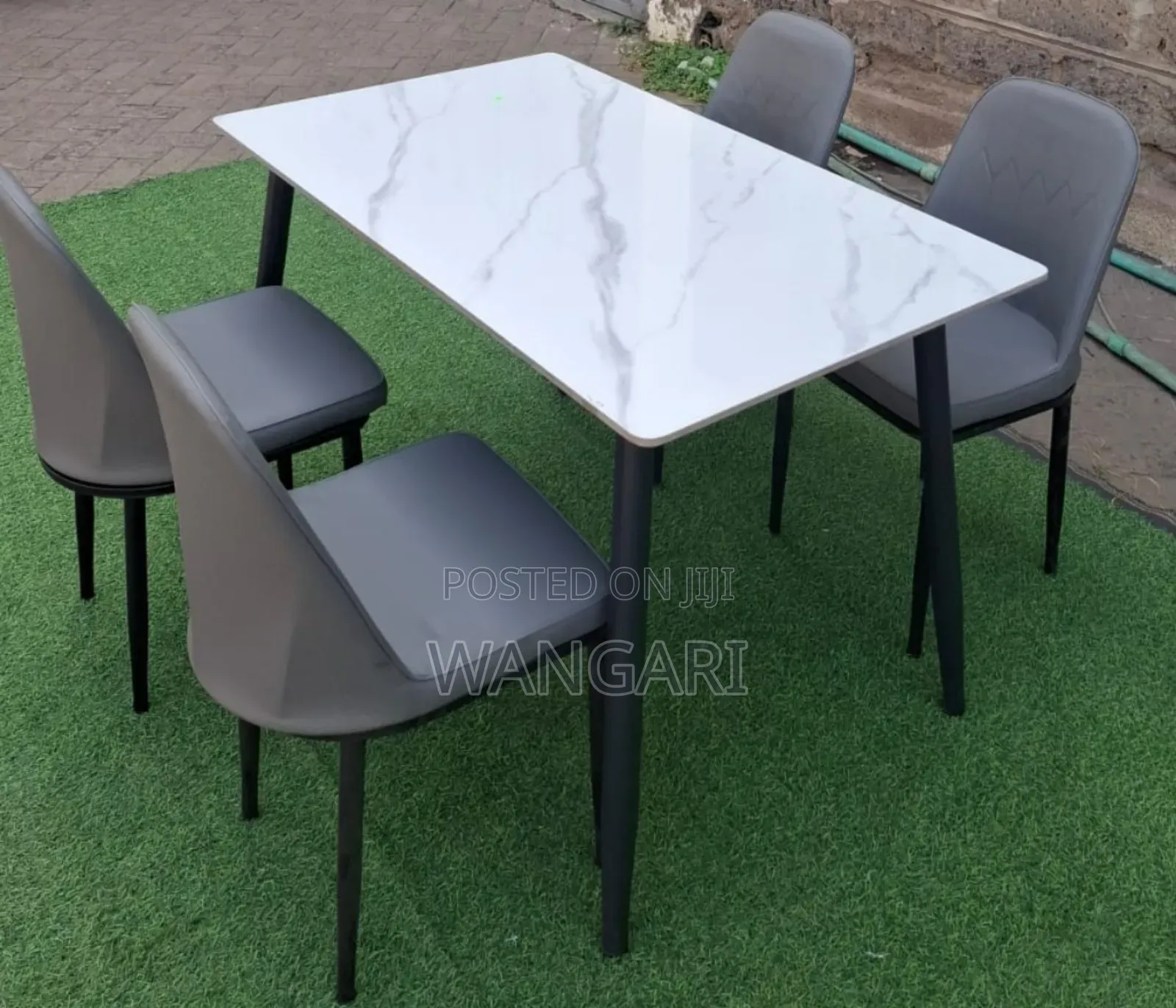 4 Sitter Dinning Table