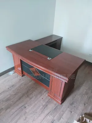1.6meter Executive Desk With Mahogany Finish