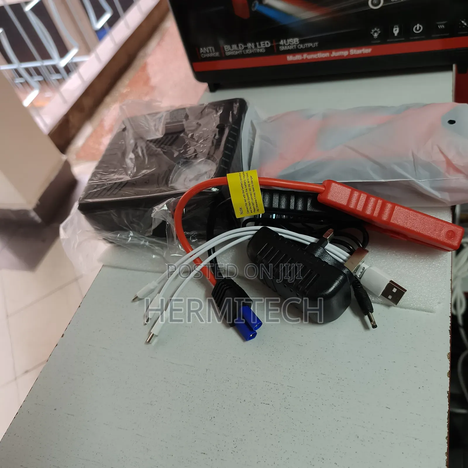 Improved Quality, Fully Equiped Jump Starter for All Types of Cars