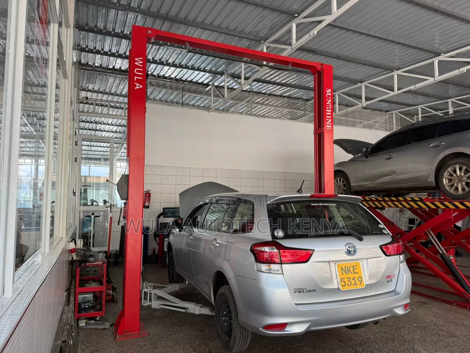 Best Design 4tns Two Post Carlift Machine With All Accessories