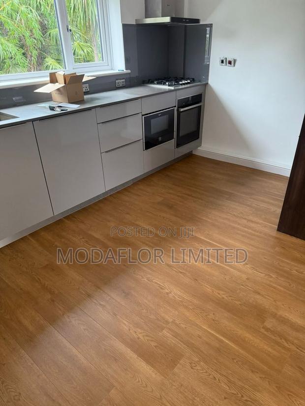 Dry Back LVT Waterproof Wood Look Floor Tiles