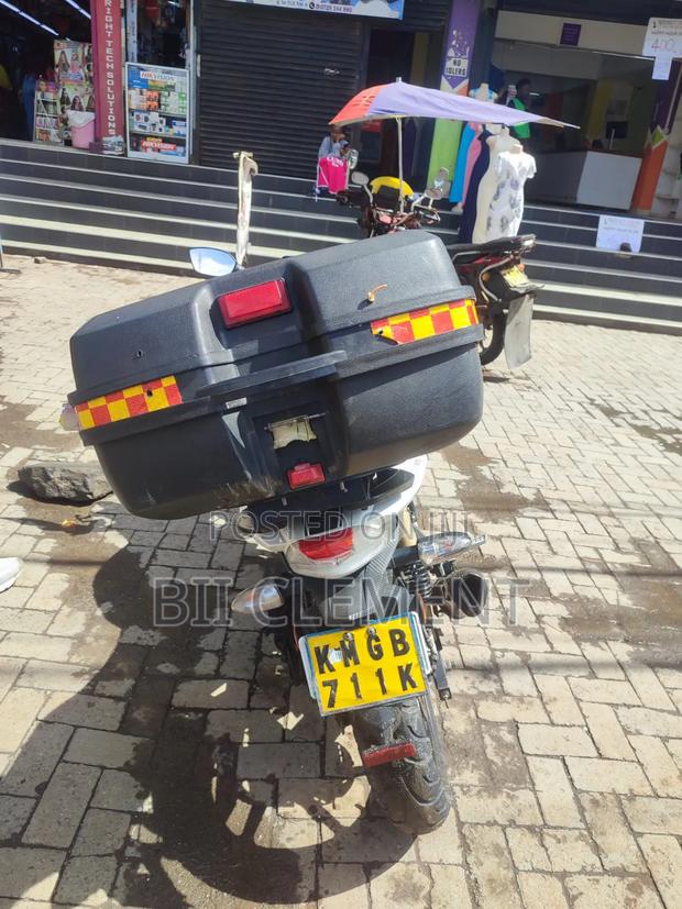 TVS Apache 180 RTR 2022 White - thumbnail 6