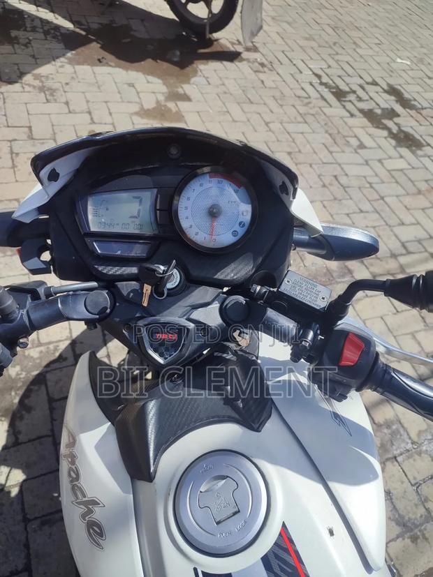 TVS Apache 180 RTR 2022 White - thumbnail 7