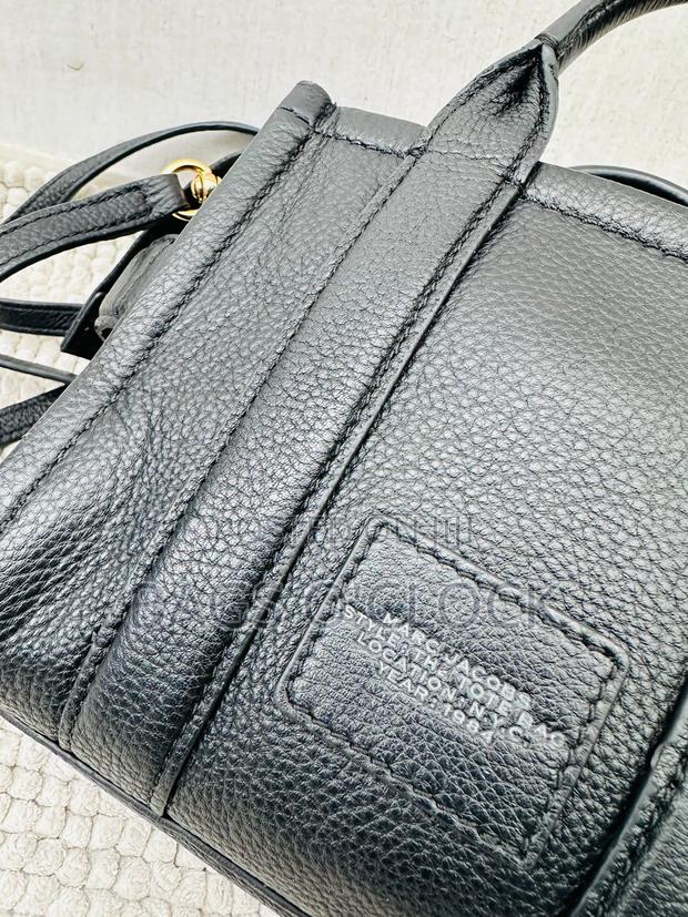 Authentic Marc Jacobs Leather Bag - thumbnail 2