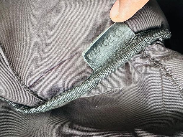 Authentic Marc Jacobs Leather Bag - thumbnail 7