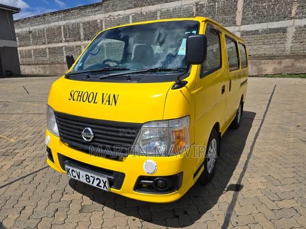 Nissan Caravan (Urvan) 2012 Yellow