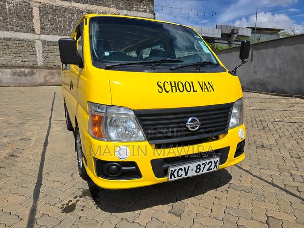 Nissan Caravan (Urvan) 2012 Yellow - thumbnail 6