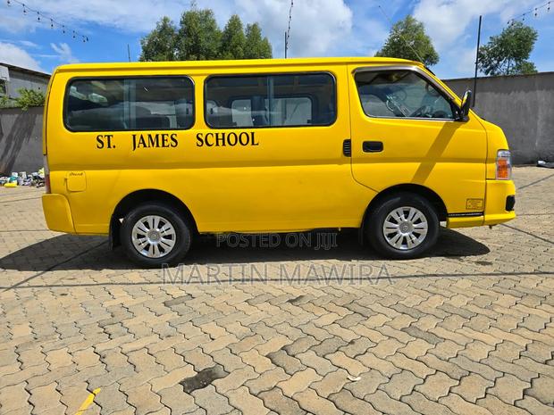 Nissan Caravan (Urvan) 2012 Yellow - thumbnail 8