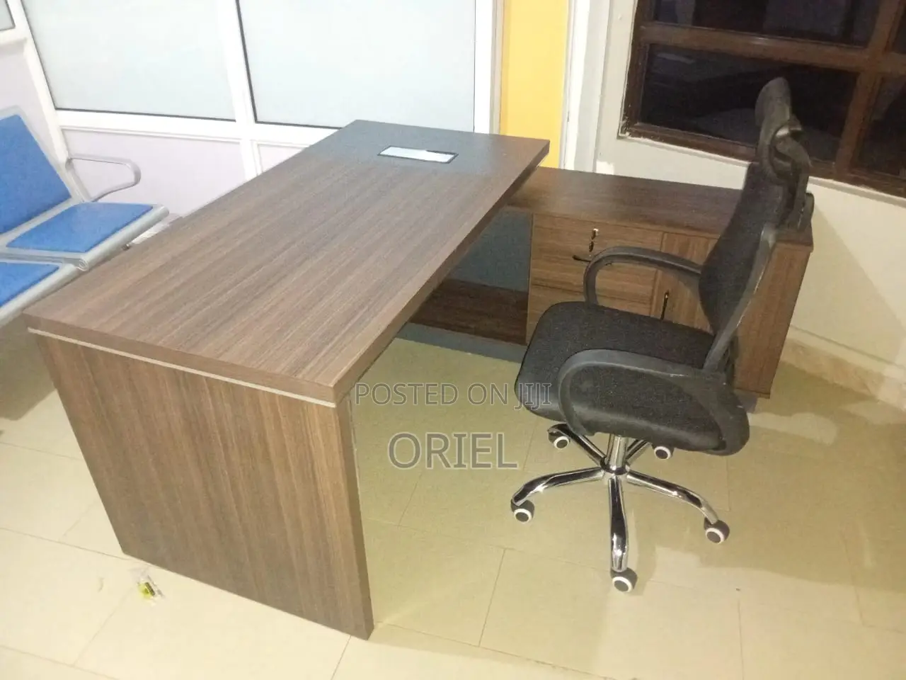 Modern L-Shaped Office Desk : Executive Desk 1.6 Metres