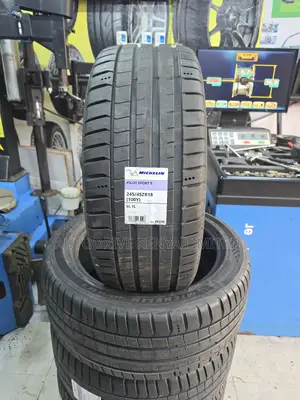 245/45r18 Michelin Pilot Sport Tire