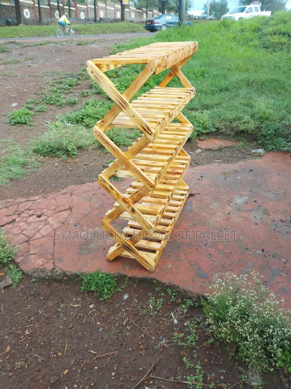 Pallet Shoes Rack_ Flamed Pattern Fancy Design