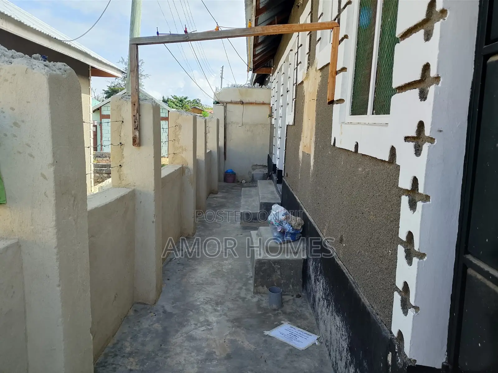 1bdrm Bedsitter in Kiembeni for rent