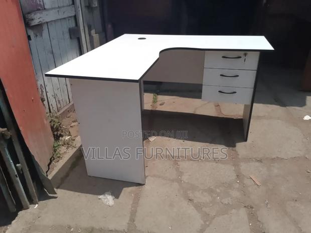 4 by 4 Feet Curved L Shaped Desk
